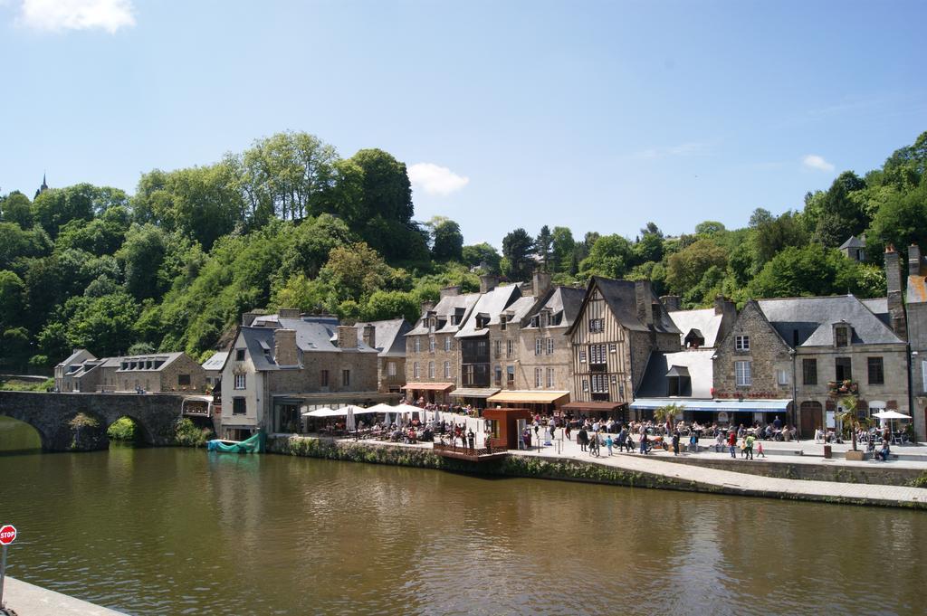 Au Fil De L'Eau - Le Bord De Rance Apartment Dinan Exterior photo